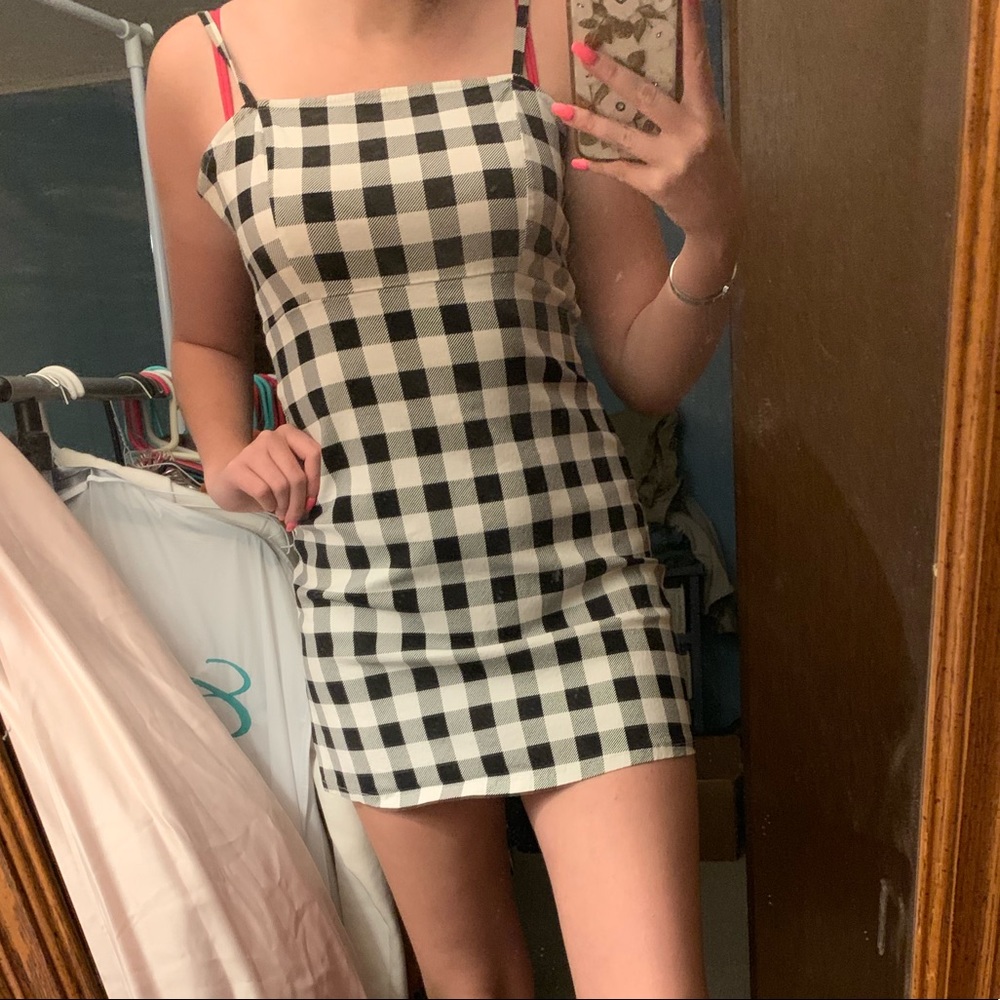 DRESS